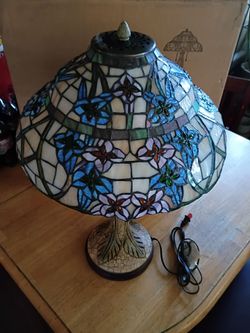 Tiffany lamp new in the box no offers no trade 75th Ave Indian School serious buyers only please