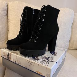 Black Boots 