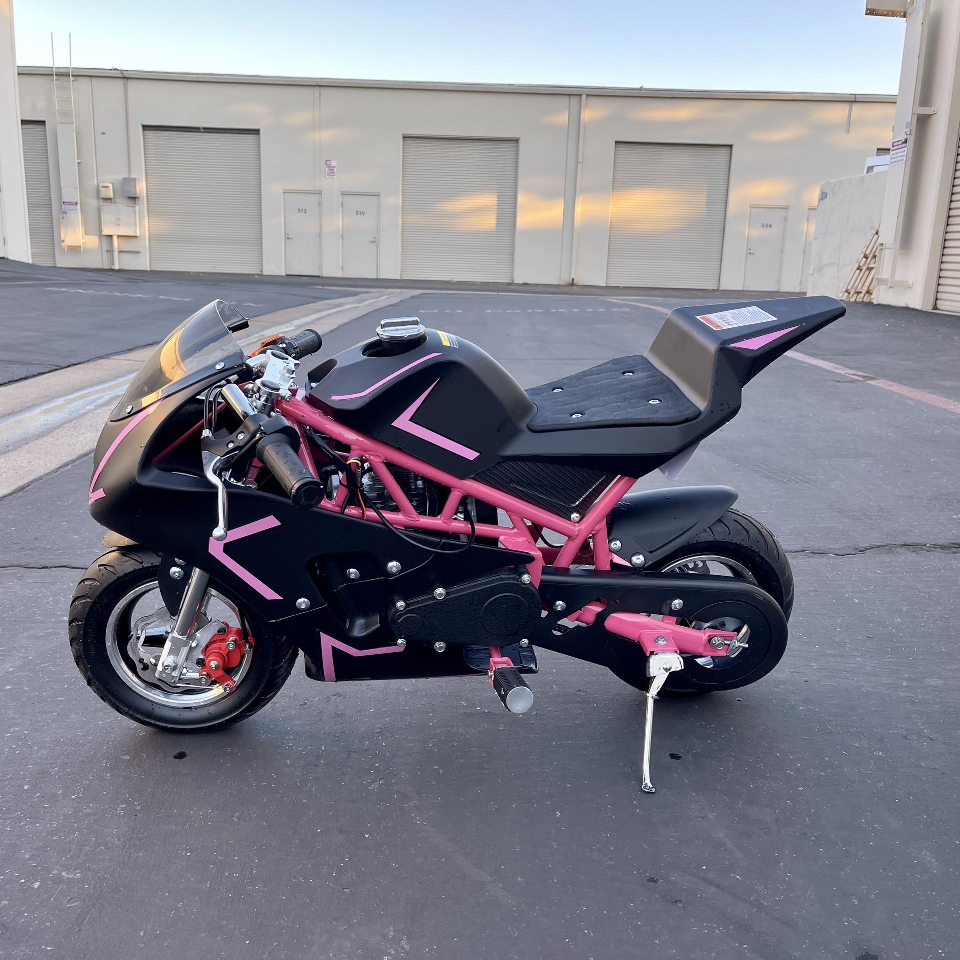 Mini Gas Pocket Bike 40cc 4 Stroke Support Up to 165 lbs pink for Sale in Rancho Cucamonga CA OfferUp