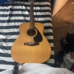 Yamaha F310 NAT Spruce Meranti Guitar 