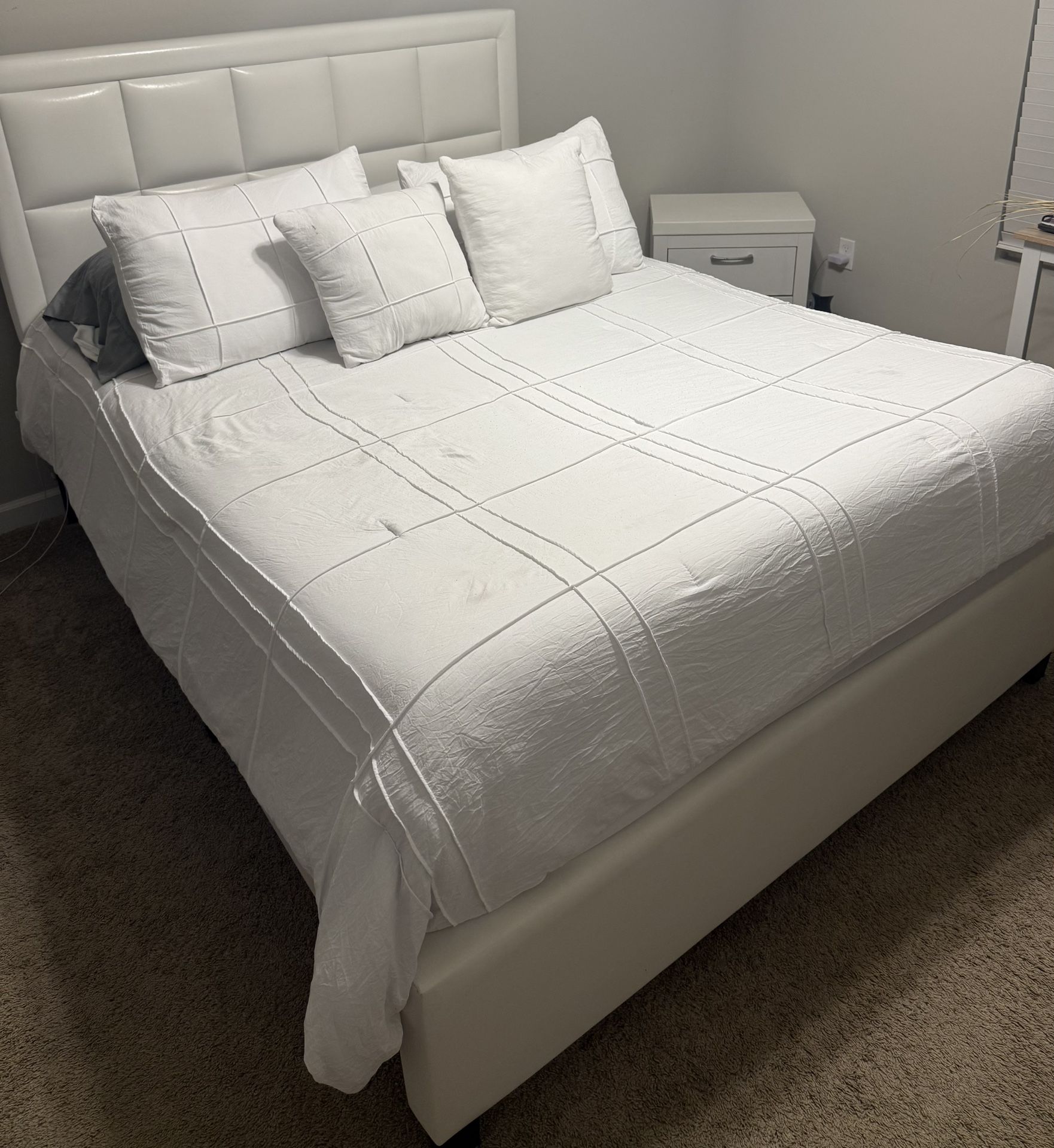Queen Bedroom Set