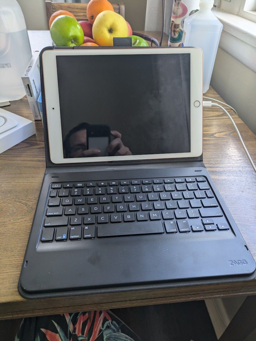 iPad 7th Gen w/ protection