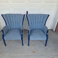 Pair Of Vintage Classic Curved Beautifull Chairs 