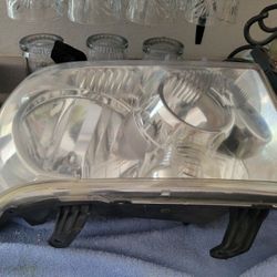 Toyota Tundra Headlight