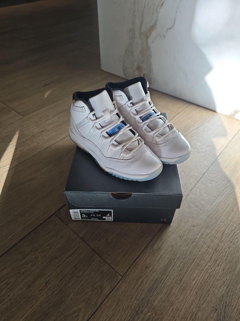 Jordan 11 Legend Blue Size 3y Used