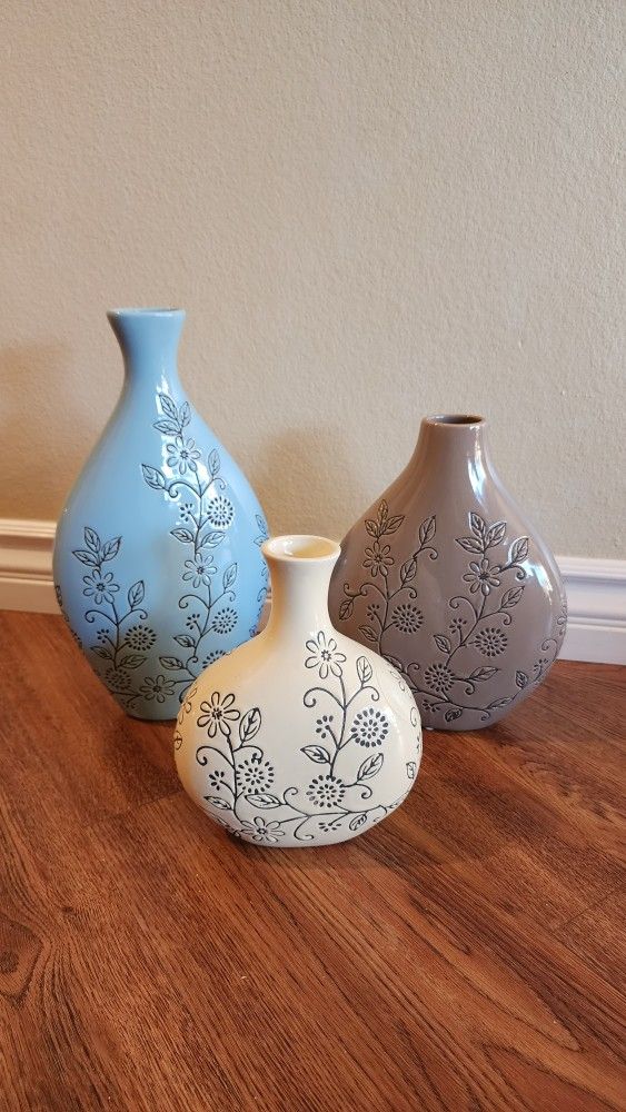 Set Of 3 Flower Motif Vases, Size Please Read Description