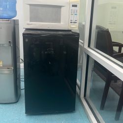 Fridge And Microwave 