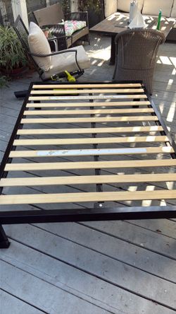 Full bed frame 40$ obo