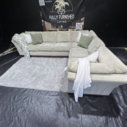 Sectional/couch/sofa,Beige, Pickup Tampa, Delivery Available 