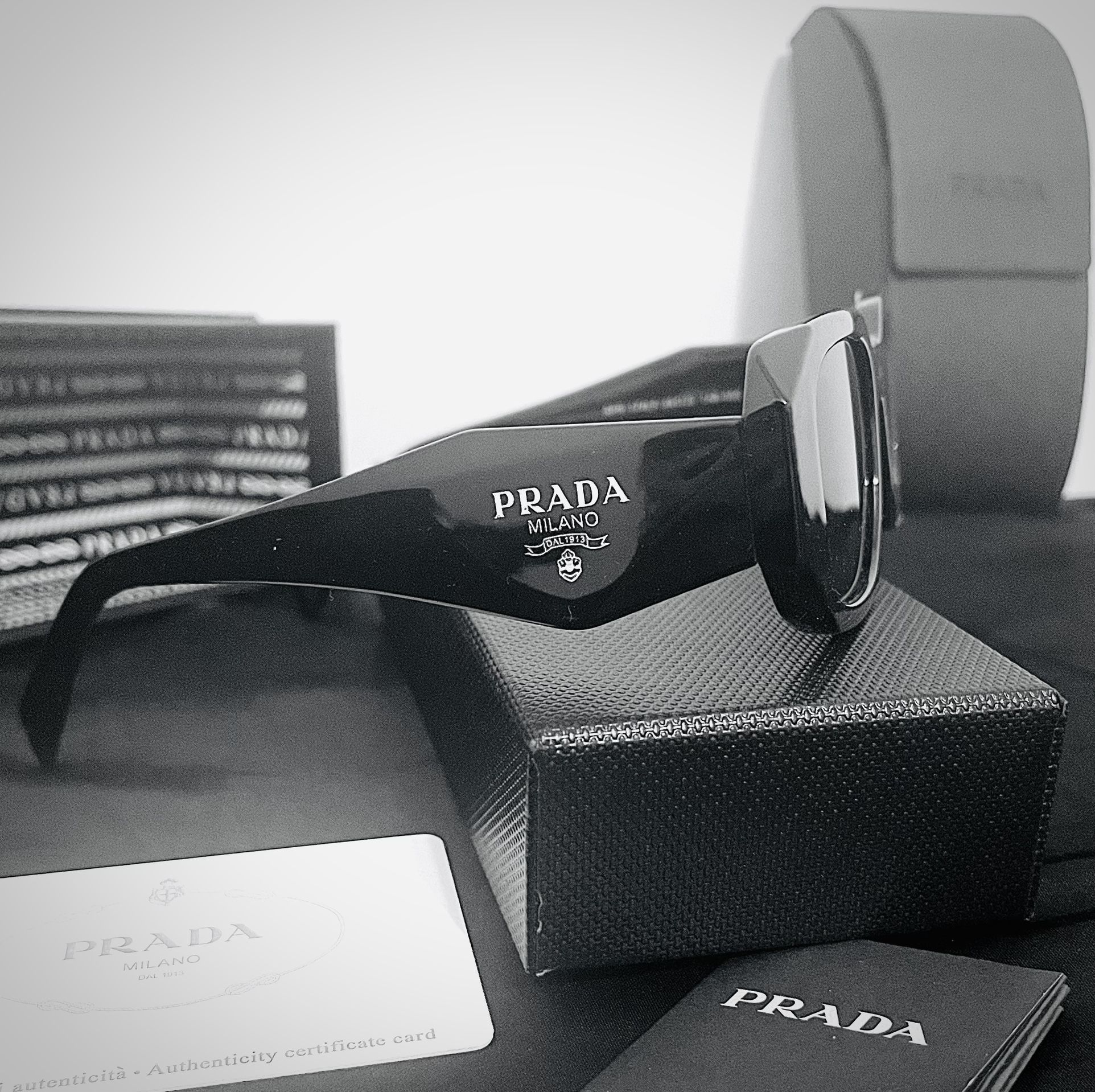 *SEALED*⭐️Prada Sunglasses Symbole Black Unisex