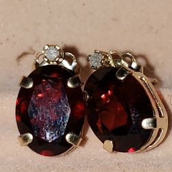 10k Garnet And Diamond Earrings 