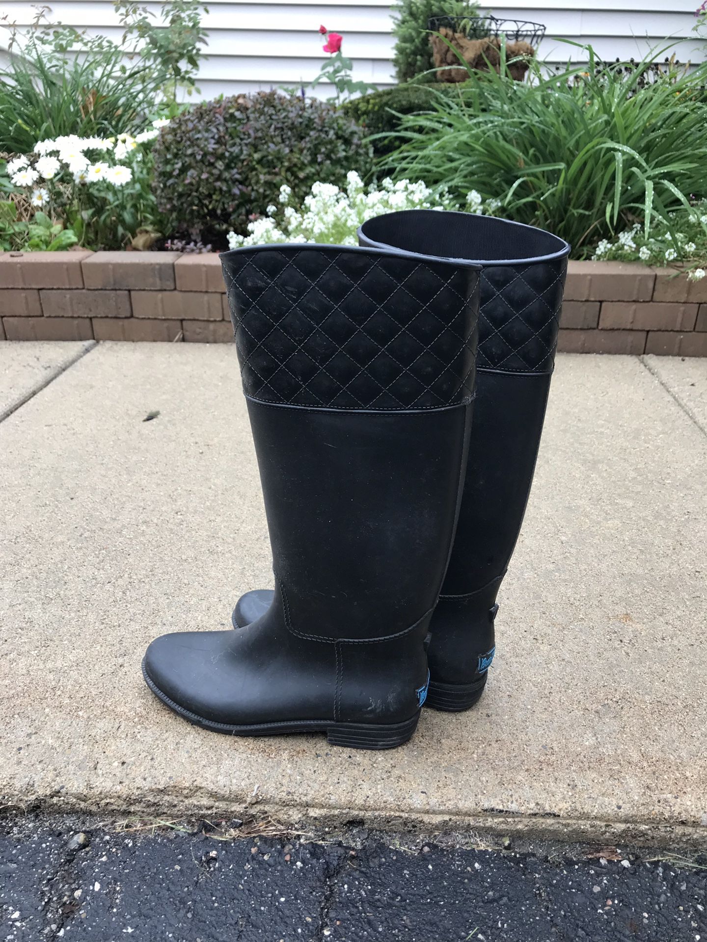 Bootsi tootsie Rain Boots for Sale in Westland MI OfferUp