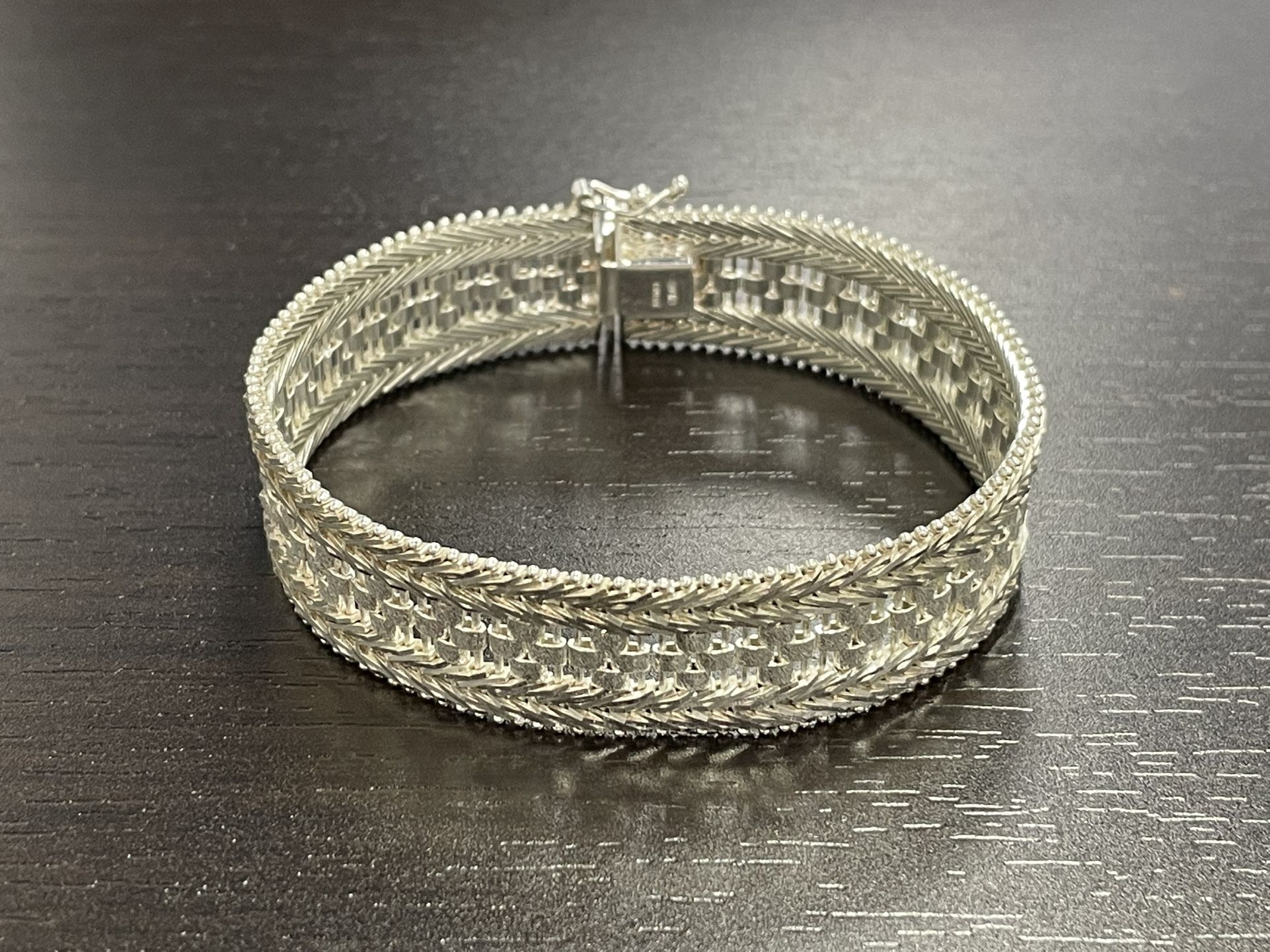 925 Silver Bracelet Italy Length 8” Weight 31 Grams