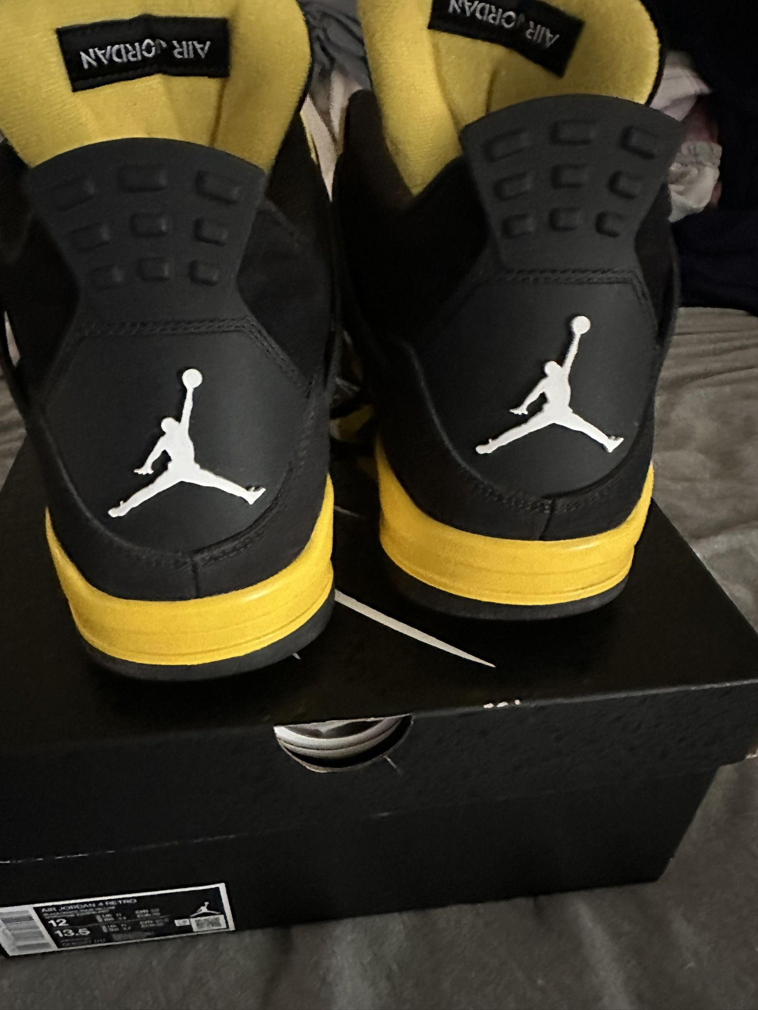Jordan 4 Thunder