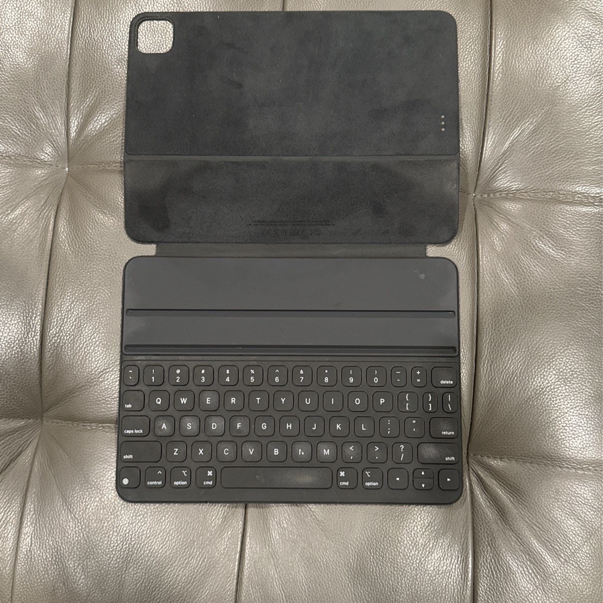 Apple iPad Case And Keyboard