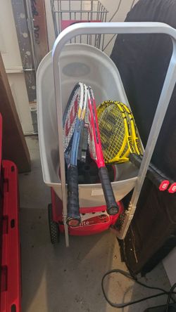 Like new Lobster battery tennis ball machine plus training equipment
