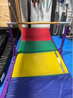 Gymnastics bar