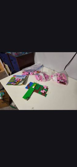 LEGO Minecraft The Pig House 21170