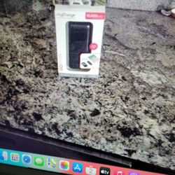 5 Way Universal Charger. Phones Etc  Brand New
