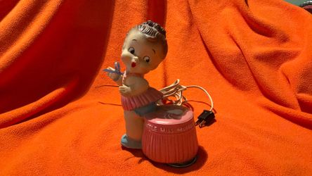 Vintage toy, nightlight  Allan, jay Little, Miss Muffet rubber toy   doll    cute      working  light