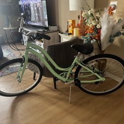 Like-New Huffy Parkside 27.5” Comfort Bike – Mint Green – Adult Women