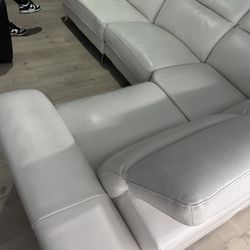SECTIONAL GENUINE LEATHER RECLINER ELECTRIC WHITE COLOR… DELIVERY SERVICE AVAILABLE 💥✅🚛