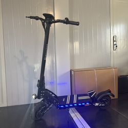Dual-motor high-speed electric scooter