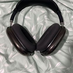 Used like new Airpods max!!!