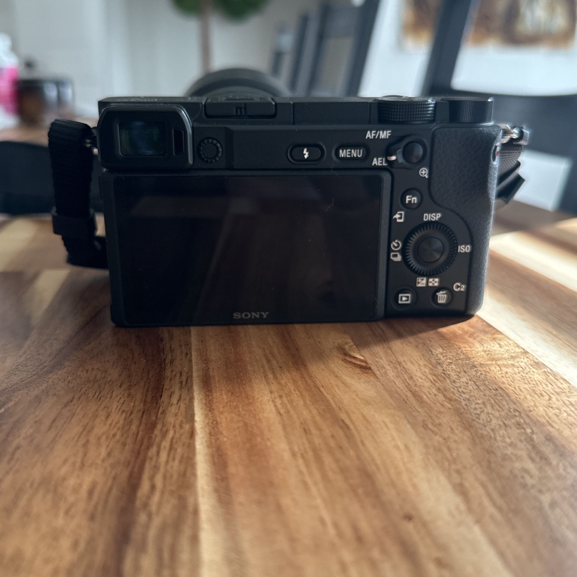 Sony - Alpha a6400 Mirrorless 4K Video Camera with E 18-135mm f/3.5-5.6 OSS Lens - Black