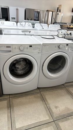 Whirlpool front load washer and gas dryer set