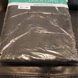 tablecloth 100 polyester 60x84” black 6-8 persons
