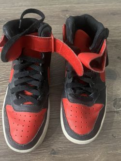 Boys Nike Size 4-1/2