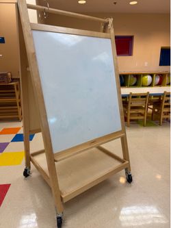 Lakeshore rolling white board