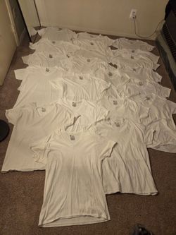 Mens tee shirt lot size large sold together.