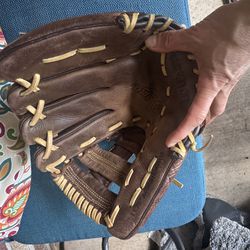 Wilson Fielders Glove 