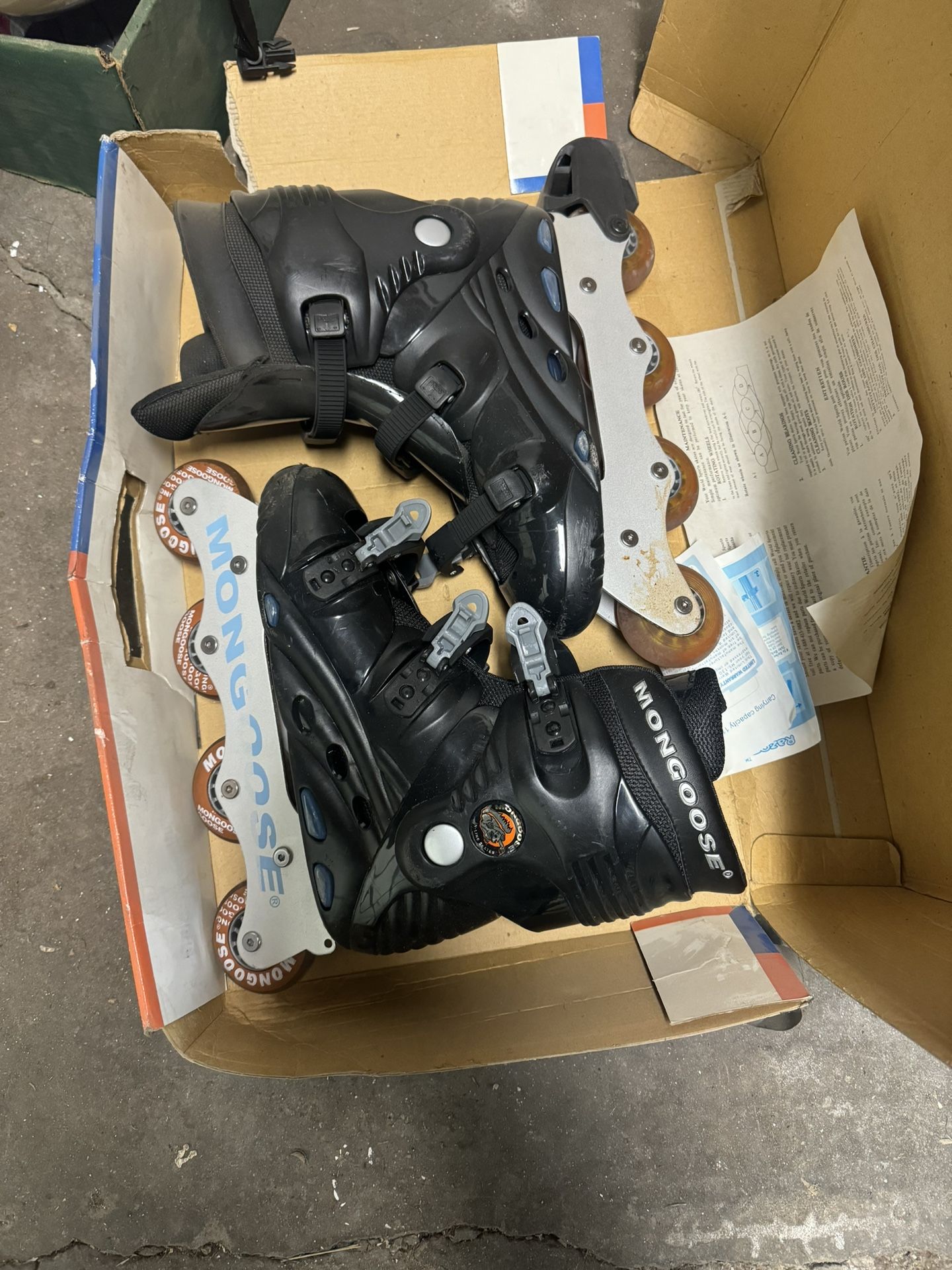 Mongoose Skates Size 11