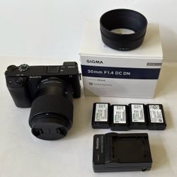 Sony A6400 with Lens, Battery & Carrying Bag