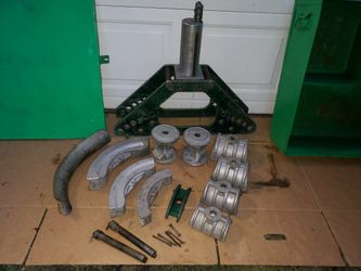 GREENLEE 777 BENDERS 1- 1/4 to 4

with  10ton Manual  Handpump