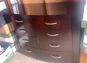 8 Drawer Dresser