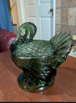 7" x 6 3/4" Vintage L.E. Smith Glass Company avocado green glass turkey lidded candy dish