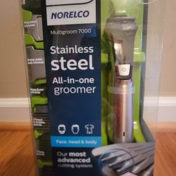 Phillips Norelco All In One Groomer 23 Piece Set