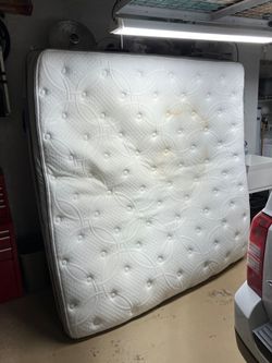 Sleep Number King Size Pillow Top Mattress
