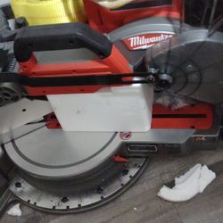 milwaukee sliding saw