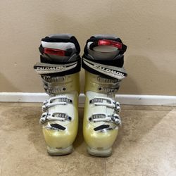 Salomon Ski Boots Size 24