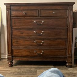 Red Cherry Oak 6 Piece Dresser