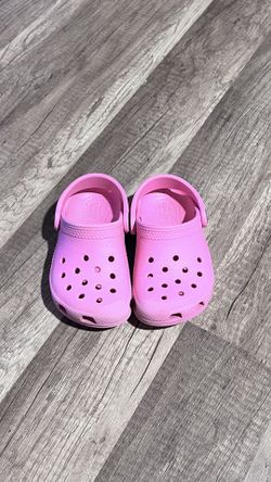 Crocs Pink 7C
