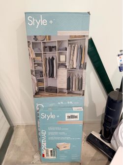 STYLE CLOSET W/ DRAWER