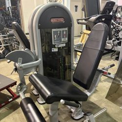 Star Trac Instinct Series Leg Extension