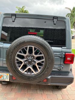 Jeep Wrangler Sahara Wheels & Tires