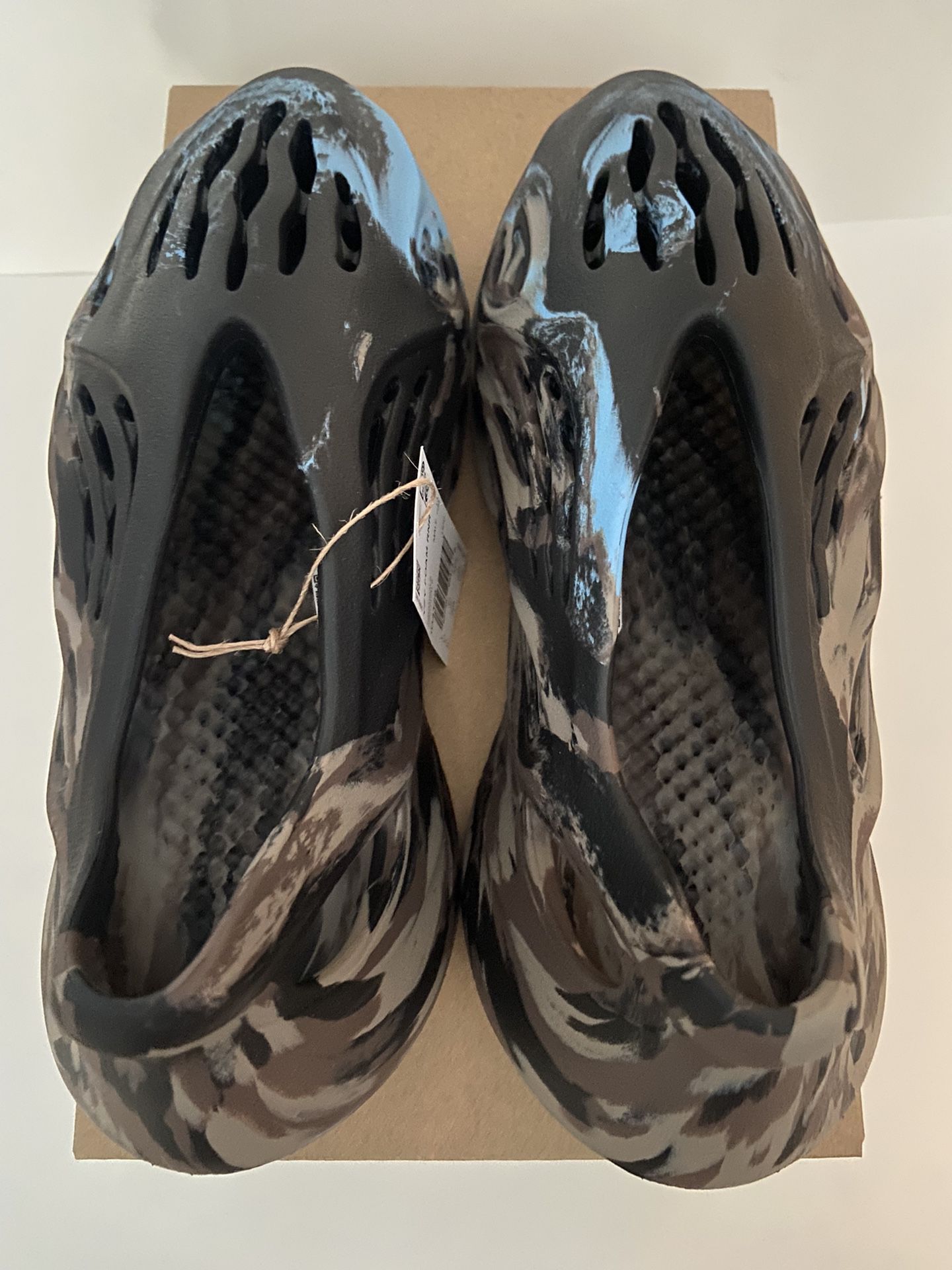 Adidas Yeezy Foam RNR MX Cinder Size 10 ID4126 for Sale in 